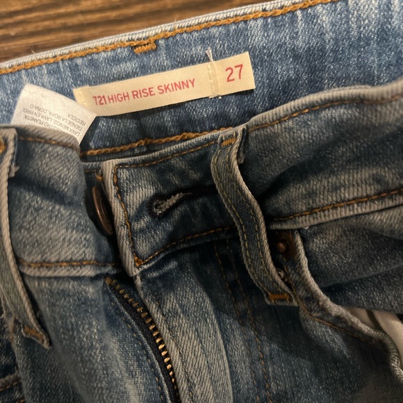 Levi’s high rise skinny jeans - Picture 2 of 3